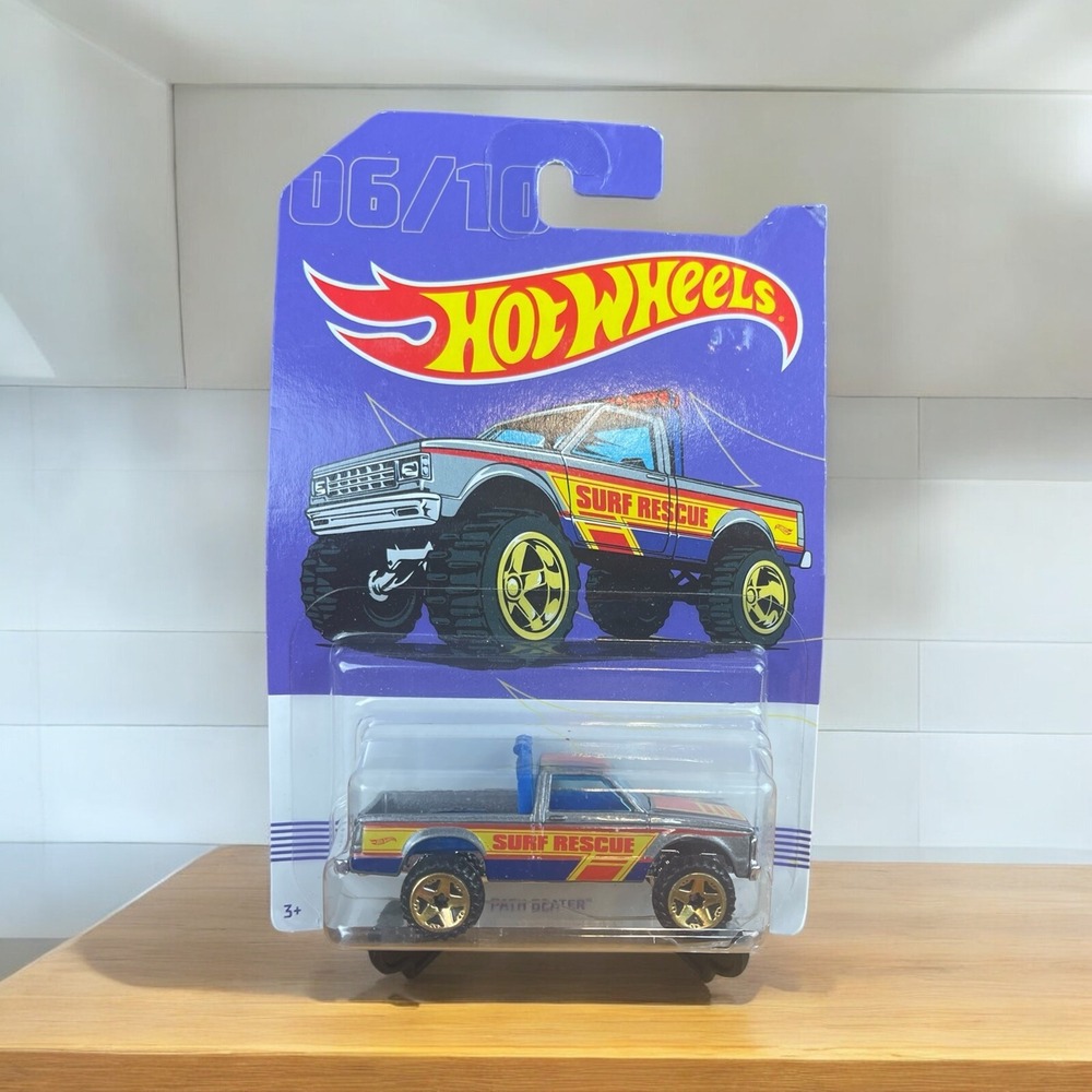 2017 Hot Wheels Path Beater Surf Rescue Truck Diecast